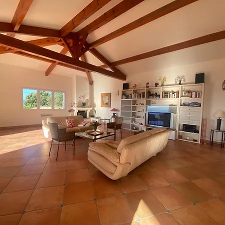 Villa 5 Pièces 8 Couchages *