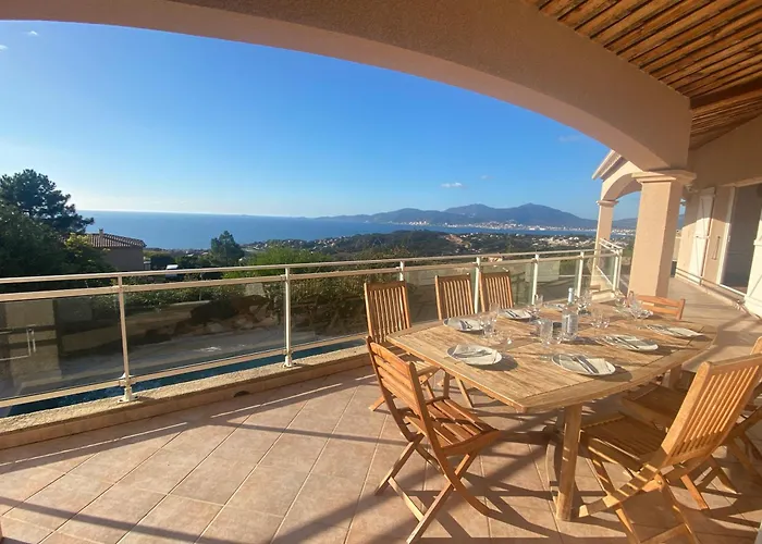 5 Pieces 8 Couchages 别墅 *