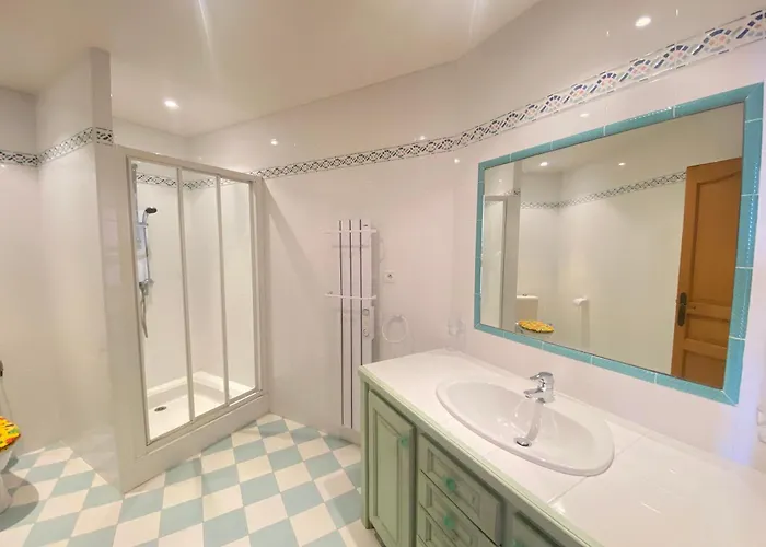 5 Pieces 8 Couchages 别墅