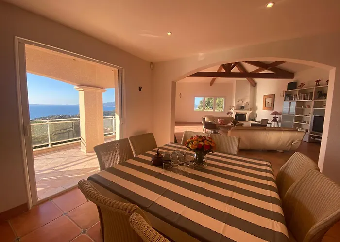 5 Pieces 8 Couchages *