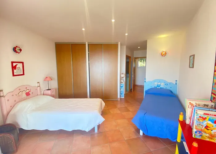 5 Pieces 8 Couchages 别墅 *