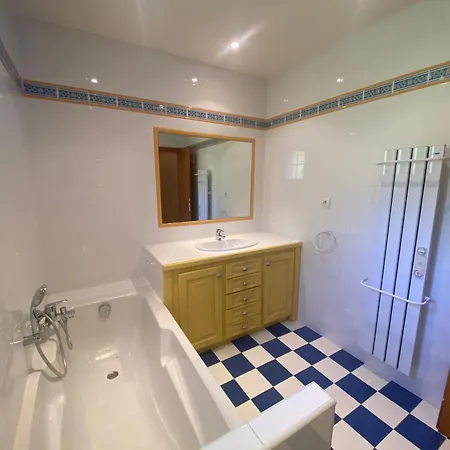 5 Pieces 8 Couchages *