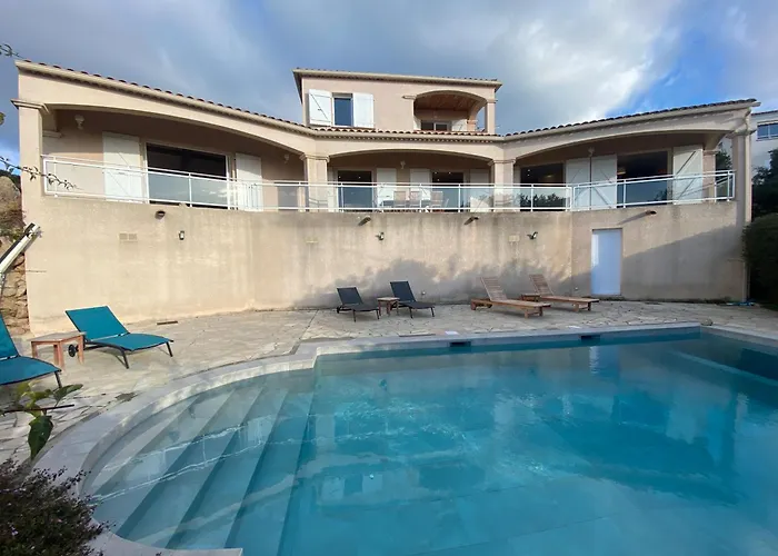 5 Pieces 8 Couchages Porticcio (Corsica)