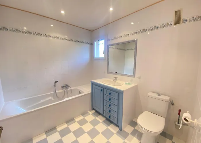 5 Pieces 8 Couchages * Porticcio (Corsica)