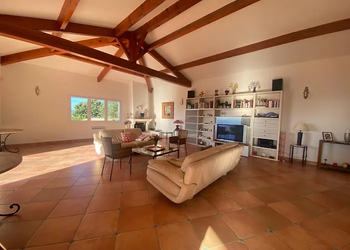 Villa 5 Pièces 8 Couchages *