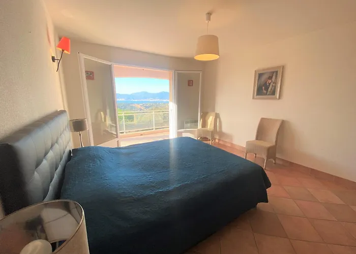 5 Pieces 8 Couchages * Porticcio (Corsica)