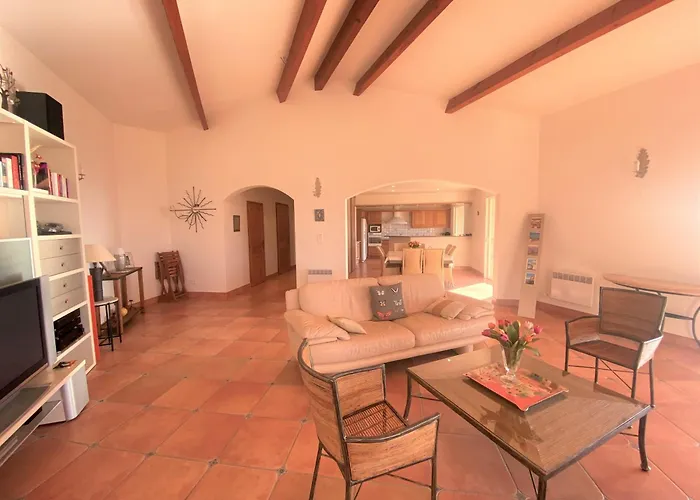 5 Pieces 8 Couchages Villa *